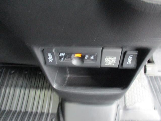 0840043A30250521W00117.jpg