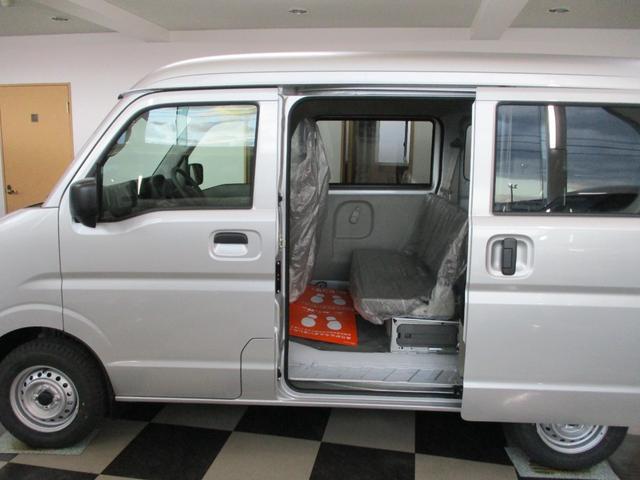 0840414A30250906W00213.jpg