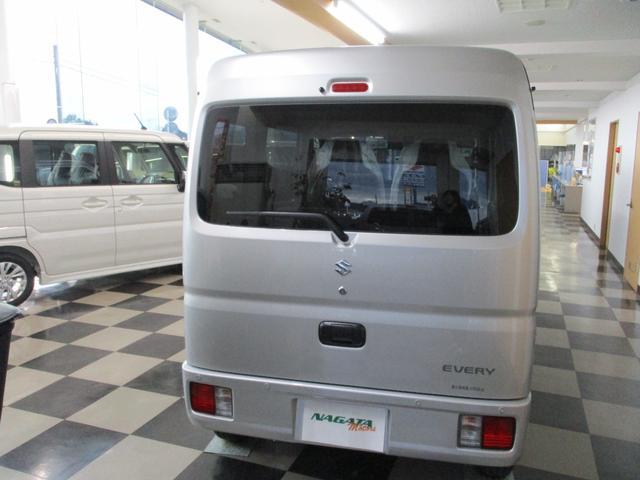 0840414A30250906W00215.jpg