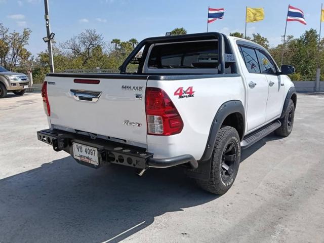 7896041bf188ca88fa0a02f9e640f592.jpeg