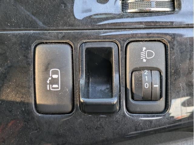 0300156A30251122W00618.jpg