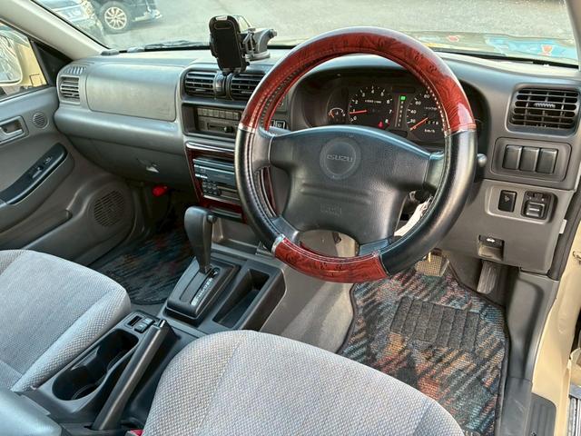 0404372A30260409W00219.jpg