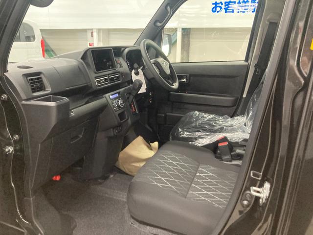 1021059A30260309W00218.jpg