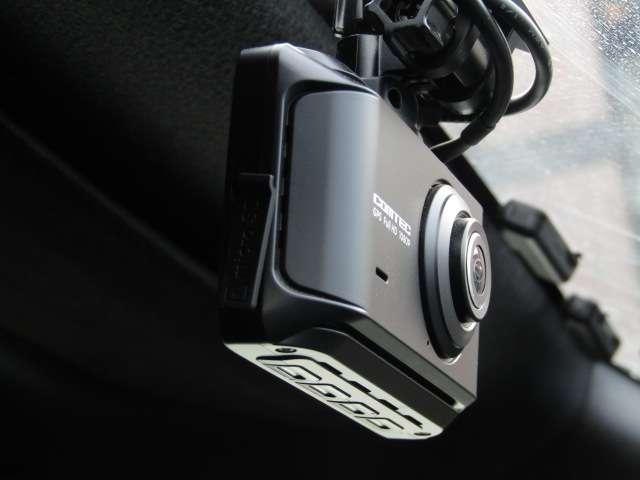 20067137_carP_l_11.jpg