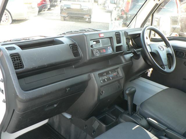 0703775A30250206W00610.jpg