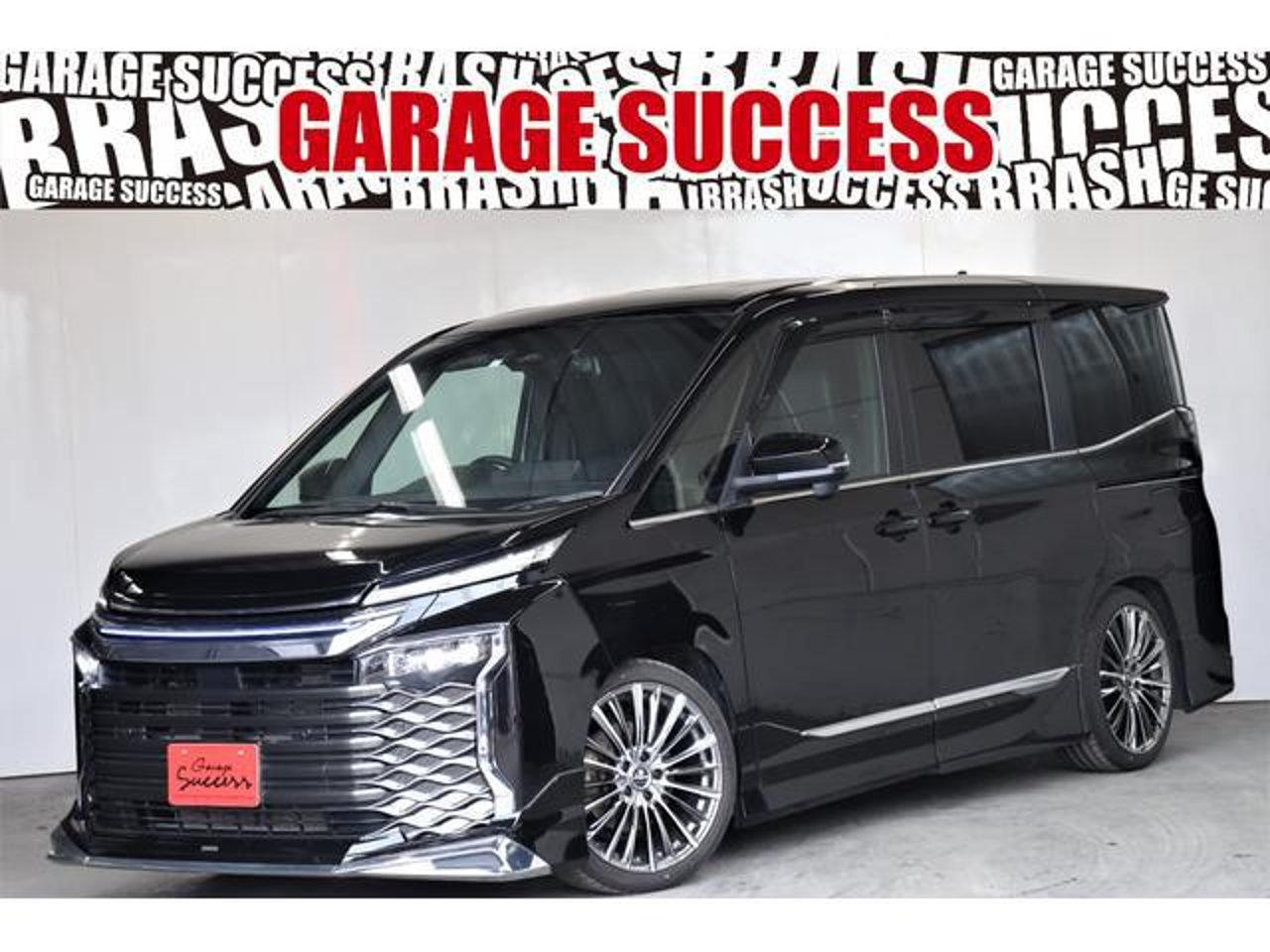 2023 Toyota Voxy, photo 1 of 1