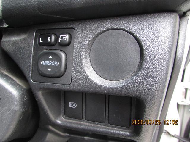 0561293A30260325W00115.jpg
