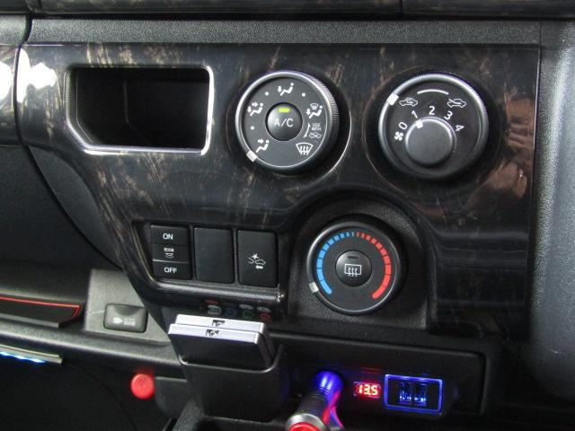 0506241A30260301W00217.jpg