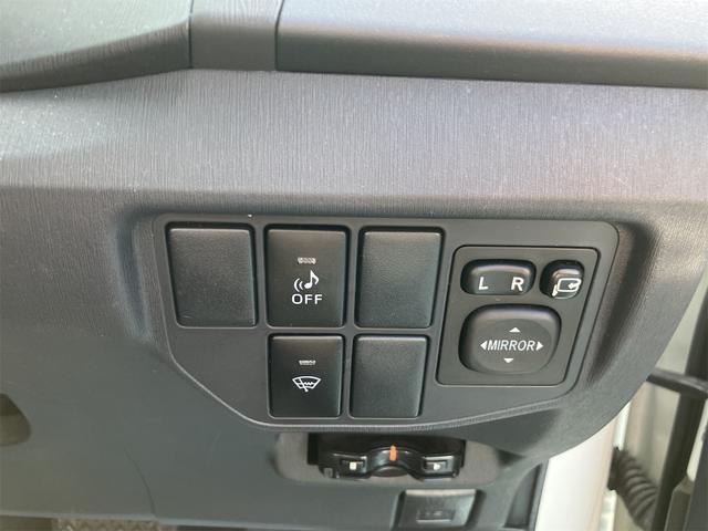 0201326A30251008W00218.jpg