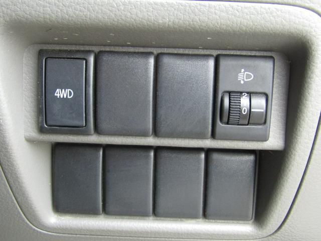 0903304A30250418W01318.jpg