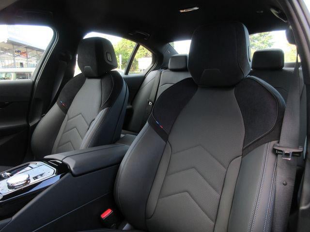 4b119e464e1dcbab3bd7ae6f3914a27a.jpg