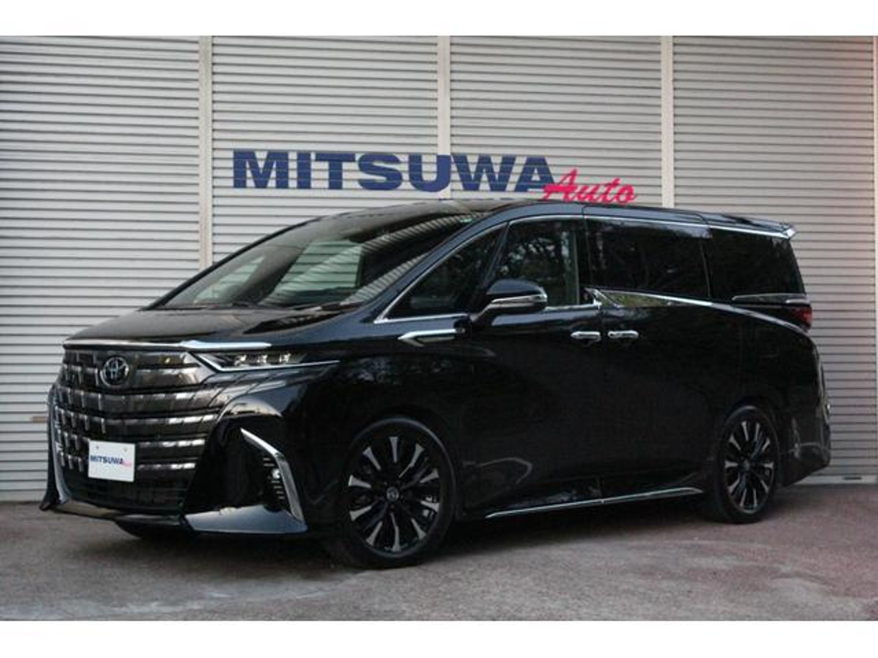 2024 Toyota Alphard, photo 1 of 1