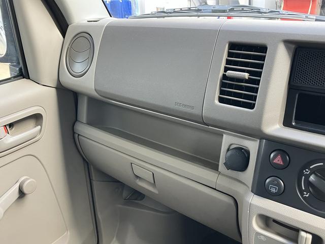 0704833A30260105W00112.jpg