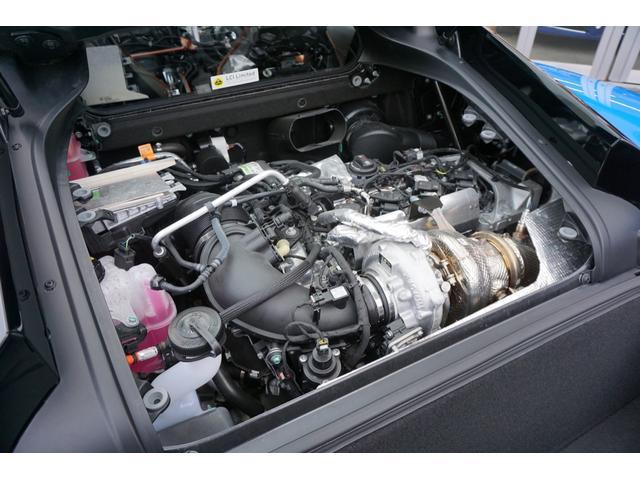 9730033A30260215W00113.jpg