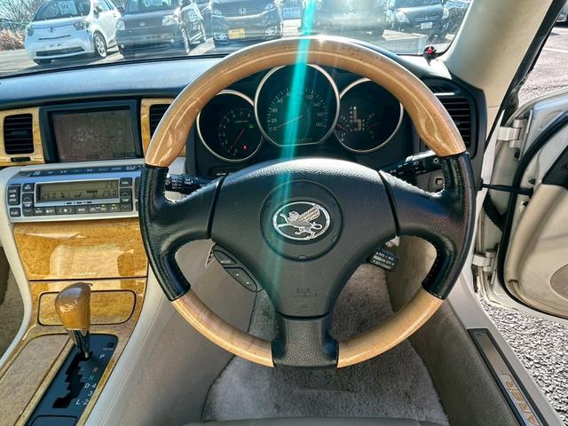 0561458A30260110W00104.jpg