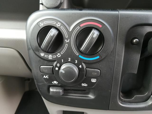 0802942A30260211W00113.jpg