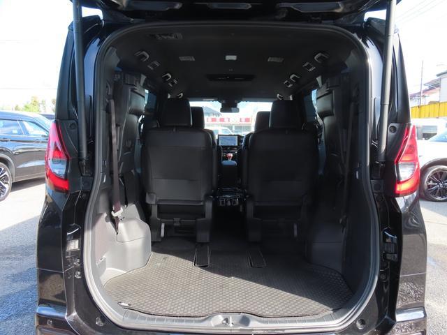 0561200A30251112W00118.jpg