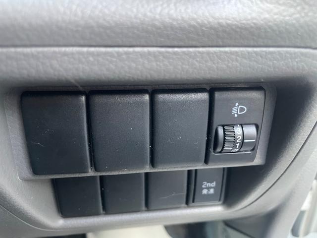 0404352A30260228W00215.jpg
