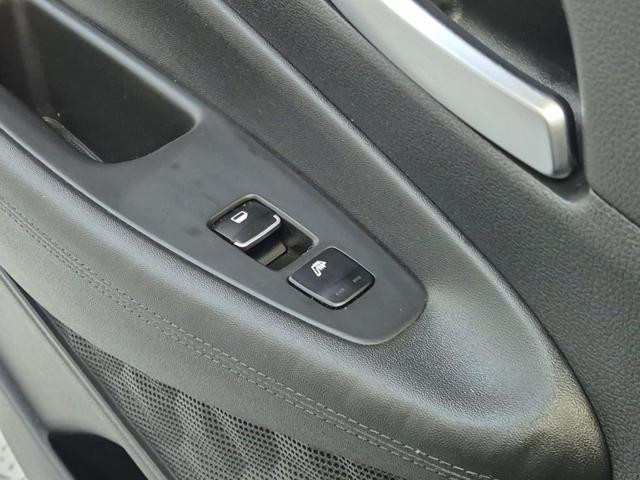 5121501845R19.jpg