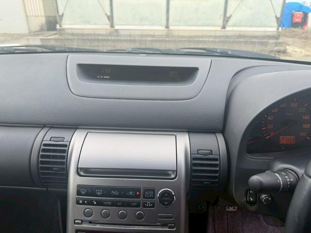 0708895A30251121W00118.jpg