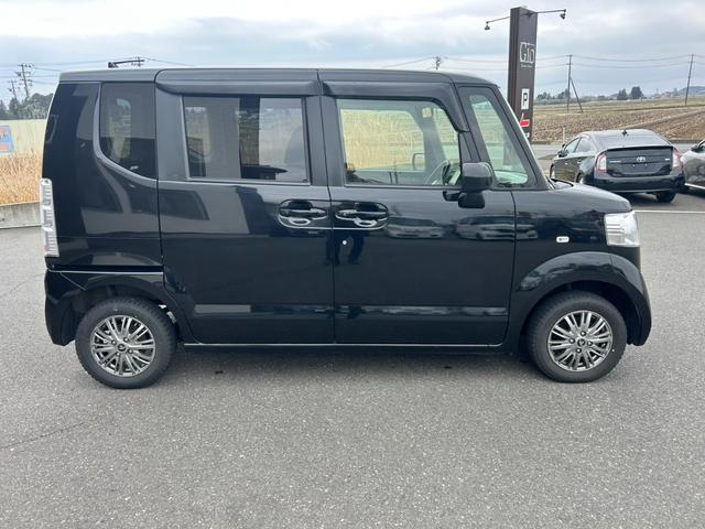0902475A30260401W00203.jpg