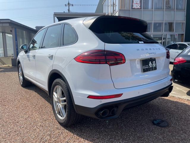 1157055A30260310W00105.jpg