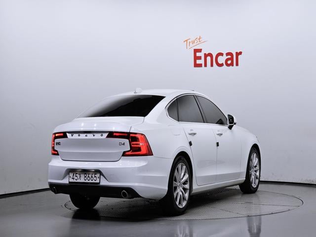 0eaa835b2cc4dc500ebbe91cc58c5901.jpeg
