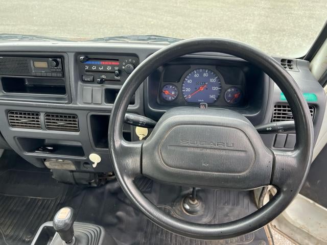 0404285A30251019W00417.jpg