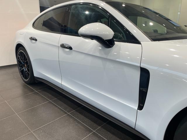 9572201A30260320W00610.jpg