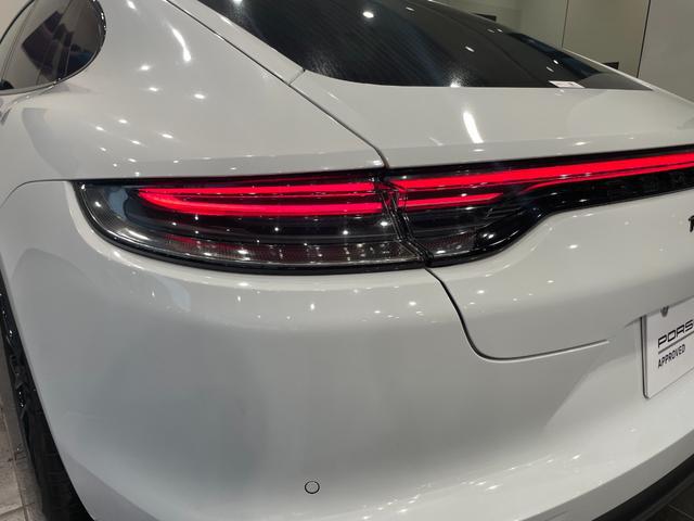 9572201A30260320W00616.jpg