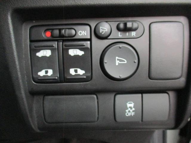 0540599A30251020W00113.jpg