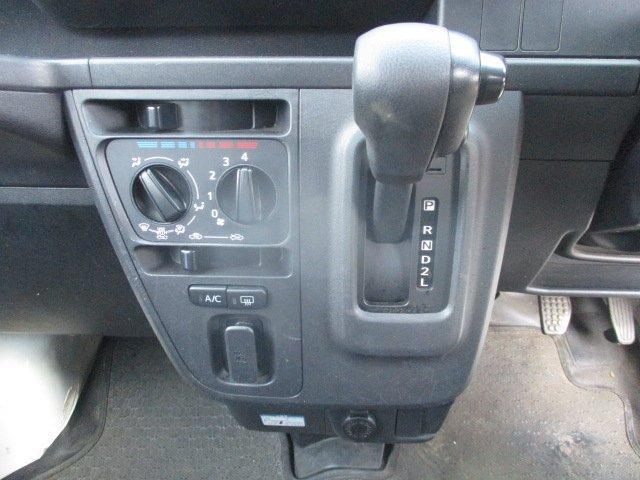 0500952A30250830W00110.jpg