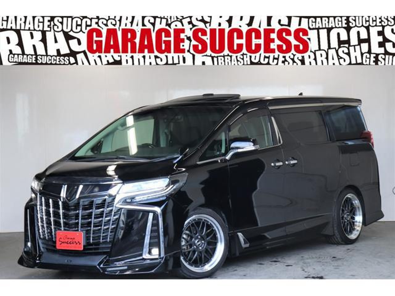 2019 Toyota Alphard, photo 1 of 1