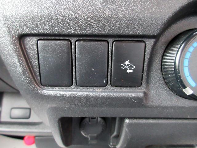 0500199A20251014W00118.jpg