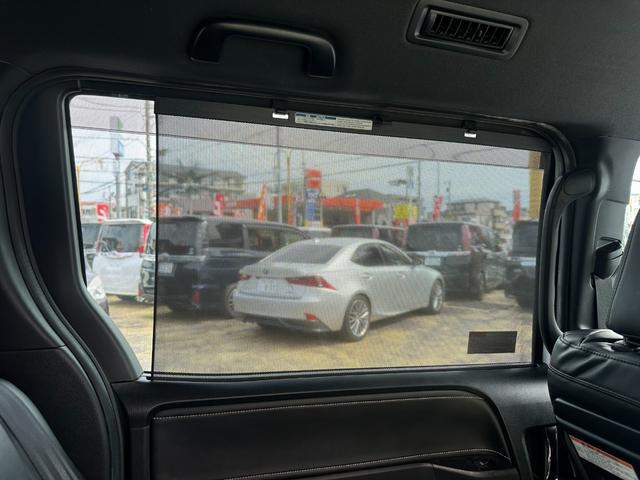 0501561A30251023W00119.jpg