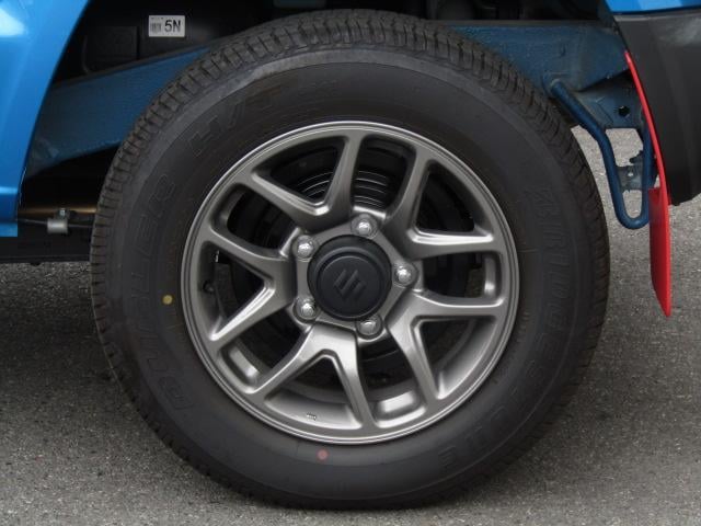 0506246A30250708W00107.jpg