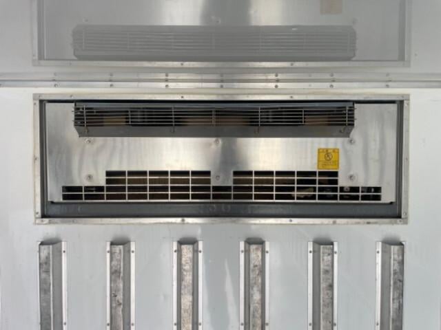 84064_13.jpg