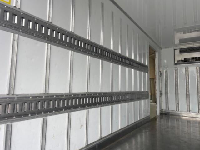 84064_9.jpg