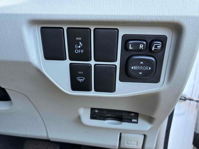 0301402A30251129W00106.jpg