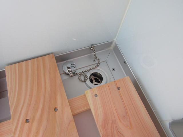 0510272A30260208W00512.jpg