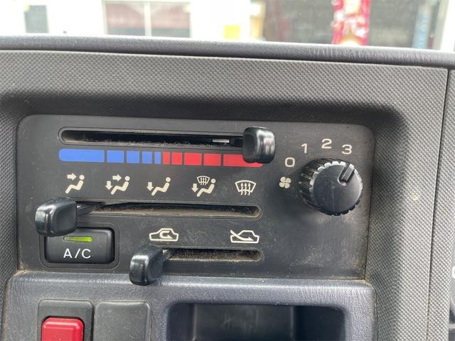 1010568A30250525W00104.jpg