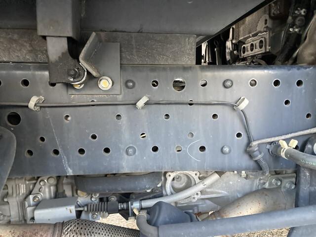 83526_23.jpg