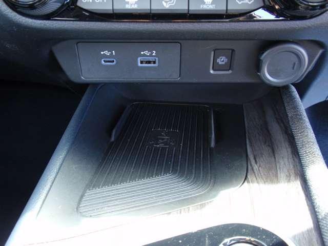 22746601_carP_l_5.jpg