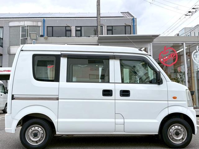 0710194A30260407W00113.jpg