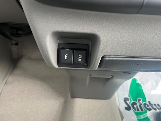 0500501A30250909W00215.jpg