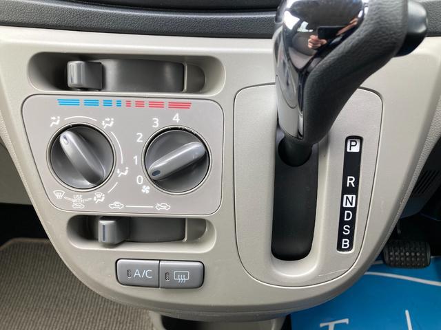 0708951A30251012W00119.jpg