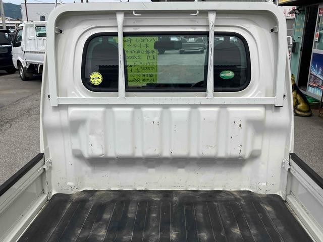 9030941A30250528W00208.jpg