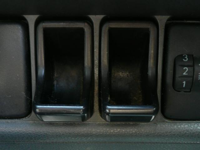 0800205A30260212W00117.jpg