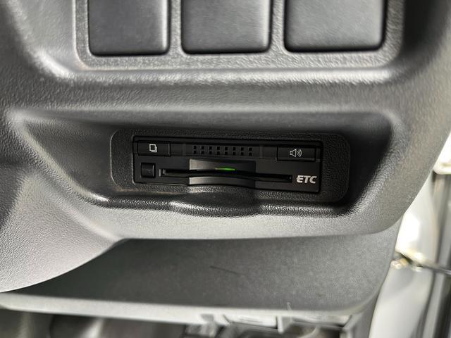 0500199A30251029W00219.jpg