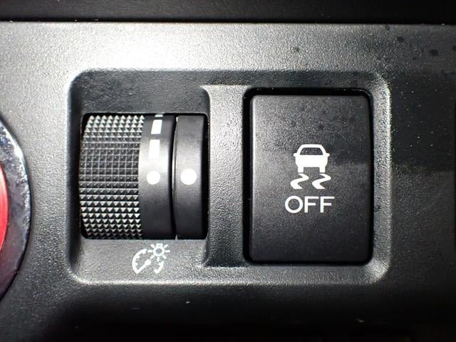 0230024A30250614W00115.jpg